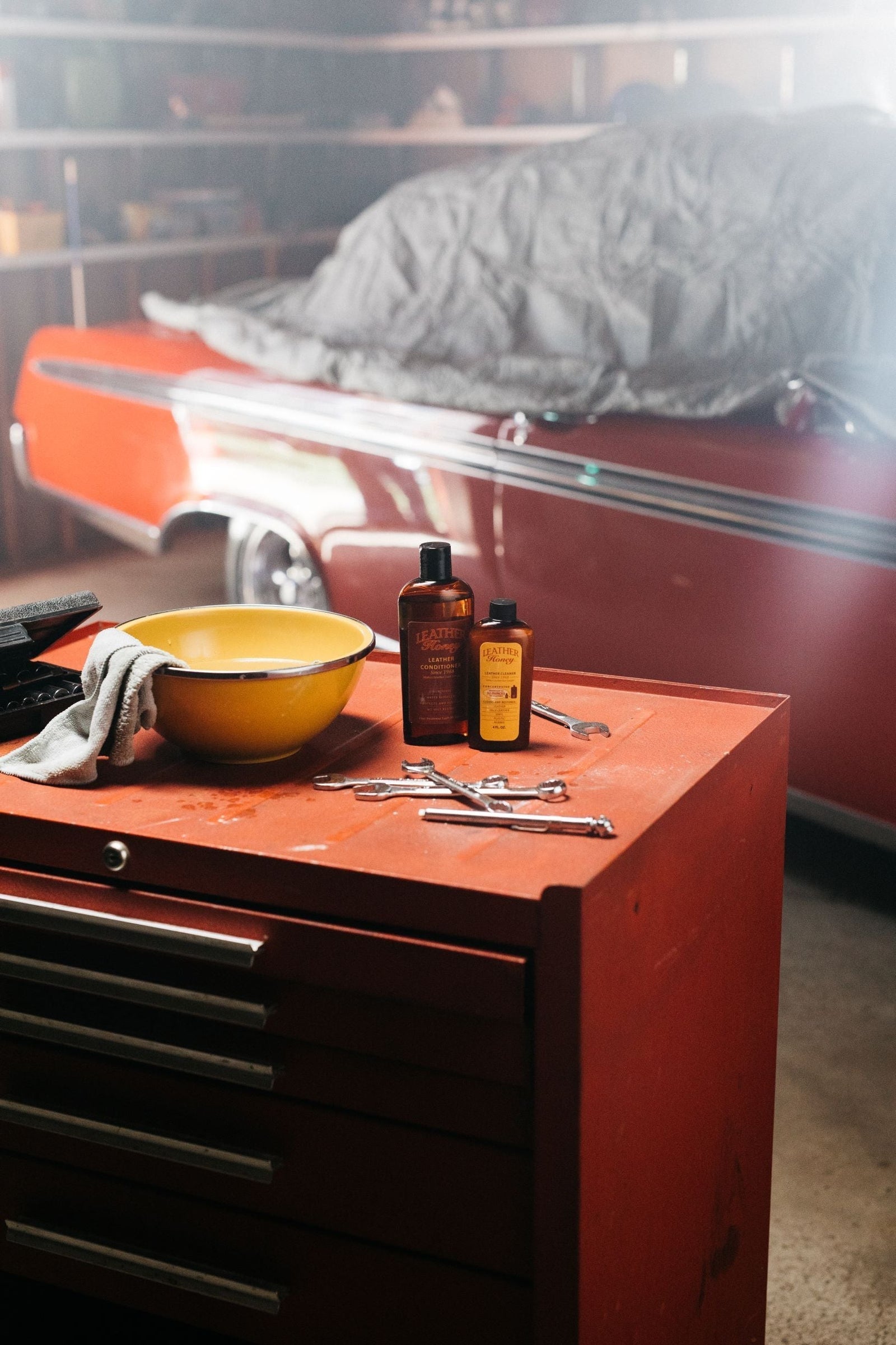 How to Restore Car Seats With Leather Cleaner