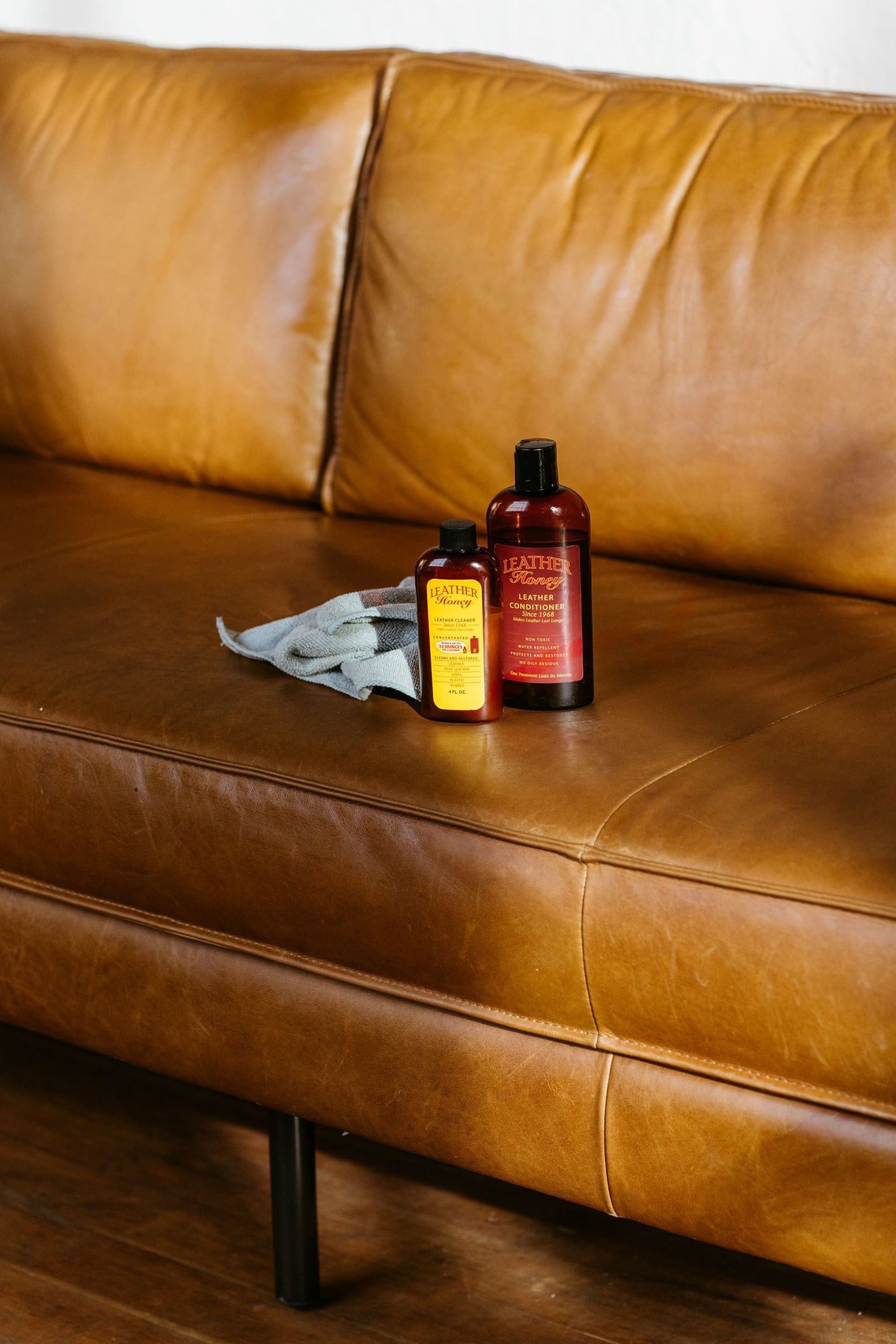 Leather Repair Paint - ALL IN ONE Leather Dye For Restoring Colour to  Leather