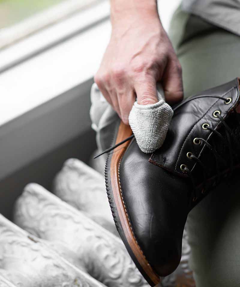 How to Use Leather Honey Spray Conditioner